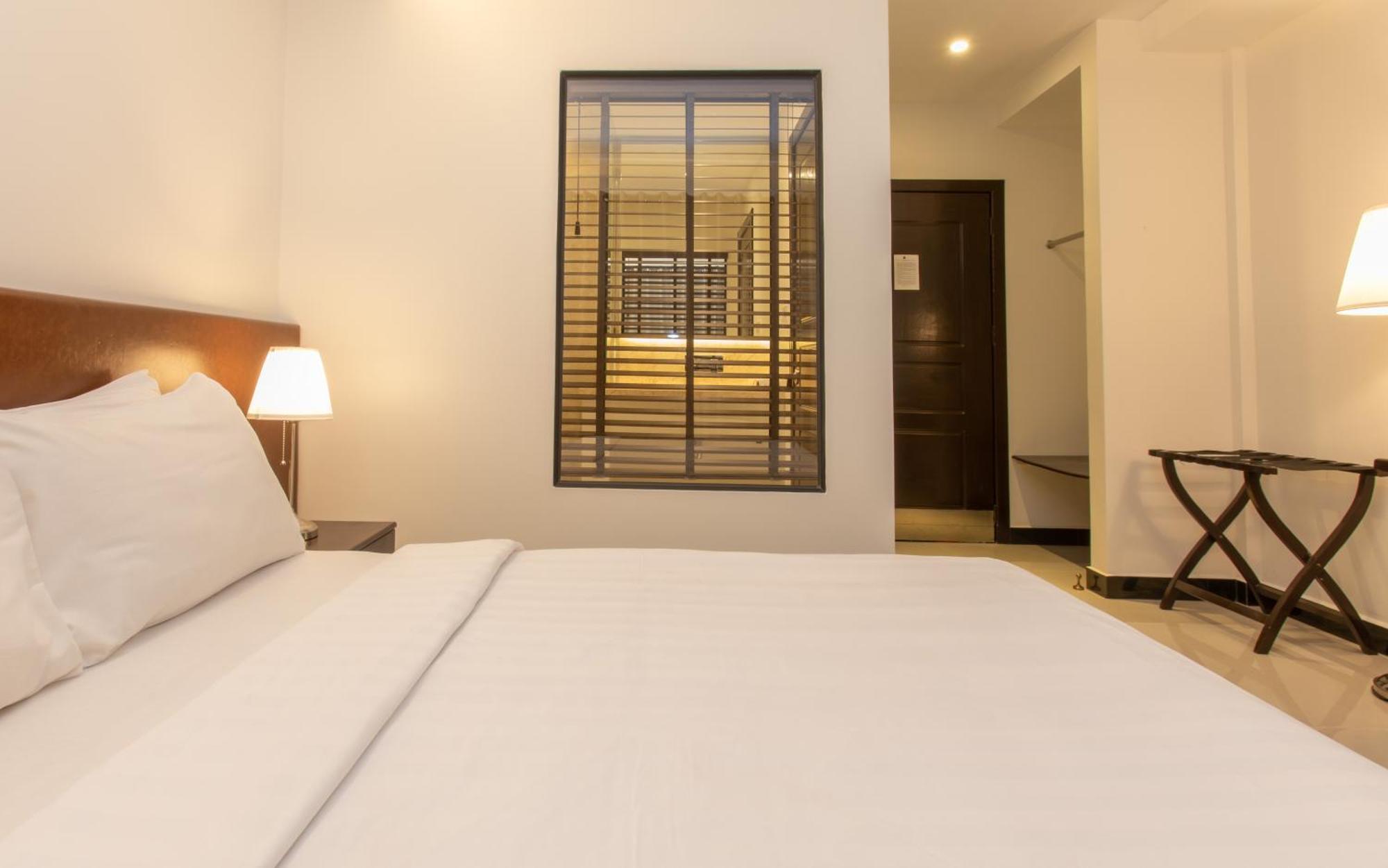 Cambodian Country Club Hotel Пном Пен Екстериор снимка