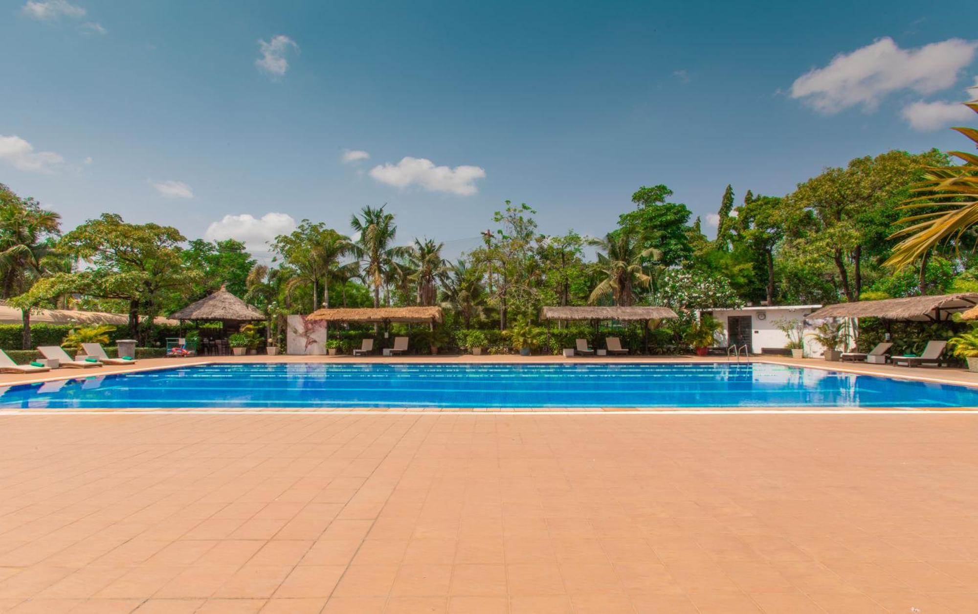 Cambodian Country Club Hotel Пном Пен Екстериор снимка