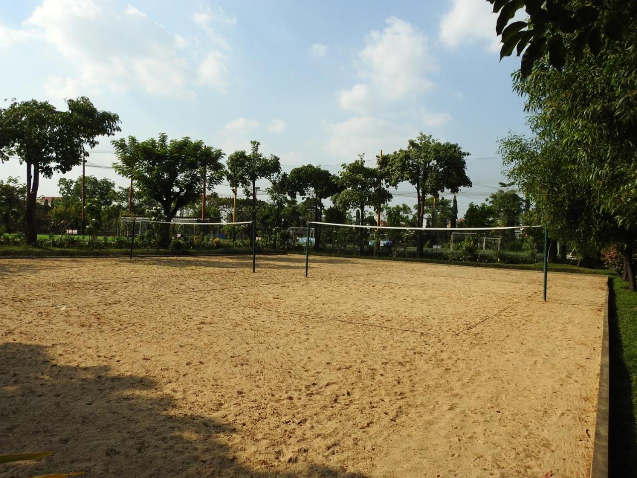 Cambodian Country Club Hotel Пном Пен Екстериор снимка