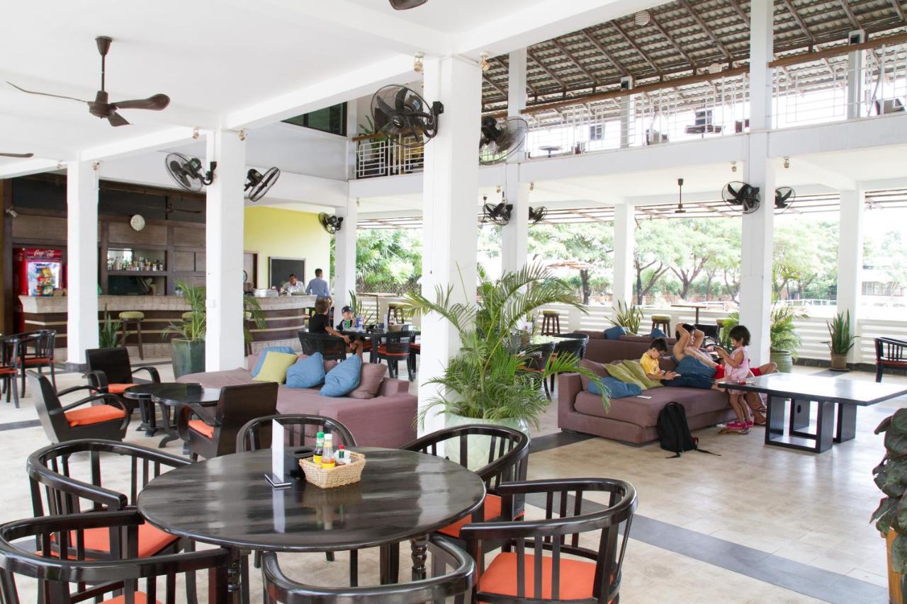Cambodian Country Club Hotel Пном Пен Екстериор снимка