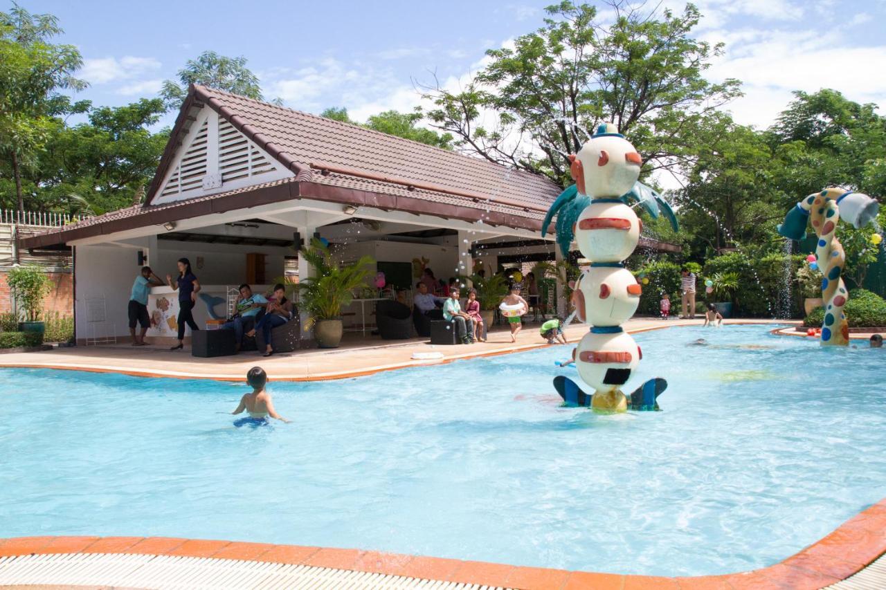 Cambodian Country Club Hotel Пном Пен Екстериор снимка